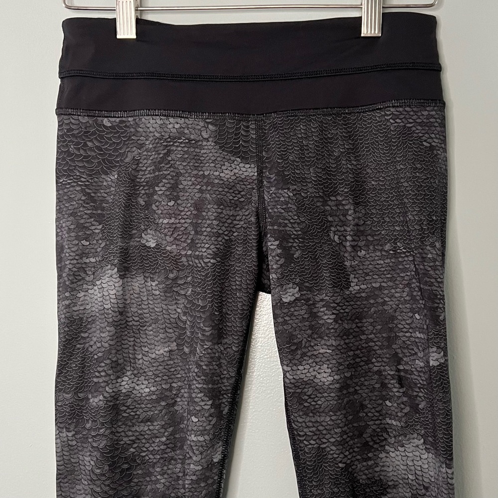 lululemon Inspire Crop II *All Full-On Luxtreme - Picture 3 of 9